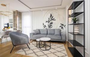 Lovely Apartment In Sveti Filip I Jakov 
