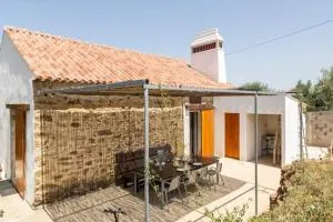 Casa da Figueira - Pool and Lounge - Linhaceira
