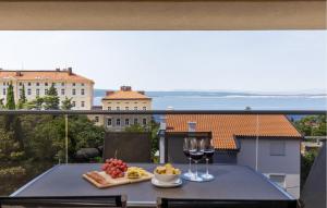 3 Bedroom Beautiful Apartment In Crikvenica