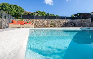 Awesome Home In Lakmartin 