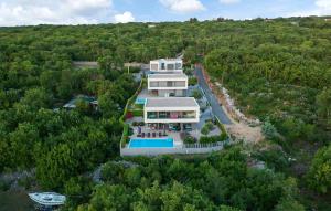 Stunning Home In Malinska