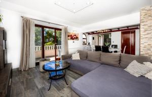 Gorgeous Apartment In Bajnice With Wifi 