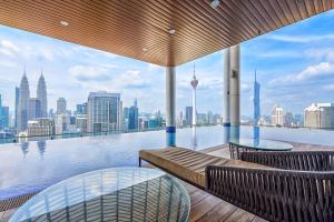 CL24A 5-6pax KLCC Sky Pool Condo