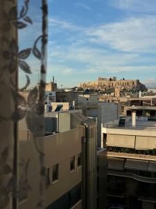 Cozy Suite with Acropolis View