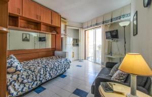 Beautiful Apartment In Benalmádena