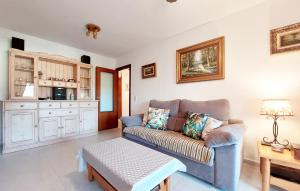 2 Bedroom Nice Apartment In Benicàssim