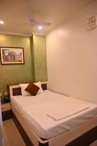 HOTEL GITANJALI