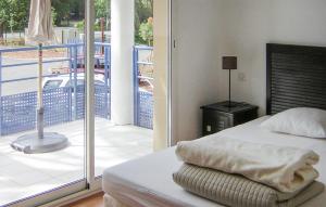Appartements Stunning Apartment In Soulac-sur-mer With Outdoor Swimming Pool : photos des chambres