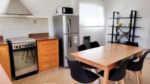 Linea Recta Sur- Huemul, departamento amplio, de 3 dormitorios a pasos del mar