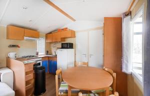 3 Bedroom Amazing Home In Barjac