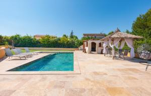 Lovely Home In Arles With Wifi