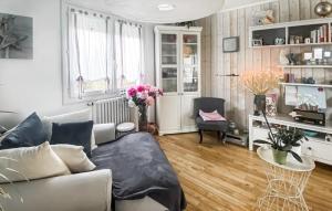 Amazing Home In Les Sables-Dolonne