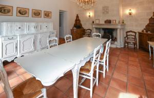 Lovely Home In Entraigues-Sur-La-Sorg