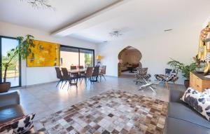 Lovely Home In Arles With Wifi