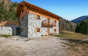 2 Bedroom Cozy Home In Castello Tesino