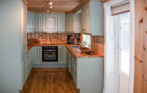4 Bedroom Nice Home In Engerdal