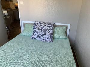 Hyères Port : T2 avec Loggia, WIFI, Parking, Climatisation, 4 Pers., Proche Plaisance - FR-1-335-164