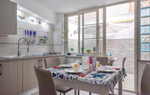 Cozy Apartment In Mondello With Wifi