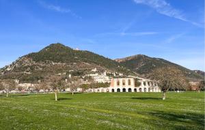 1 Bedroom Stunning Apartment In Gubbio