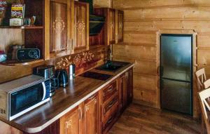 Gorgeous Home In Poronin