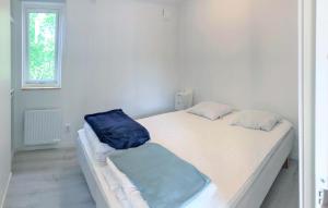 Awesome Home In Jonstorp With Wifi