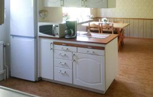 3 Bedroom Beautiful Home In Västervik