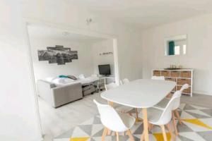 Appartements * Cosy & Spacieux * (75 M2) RER D a 5 min a pied : photos des chambres