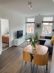 Bright One -Bed for 4 - Abeville Village