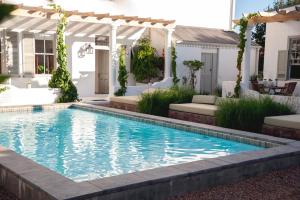 The Grand Hotel Robertson