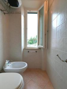 Carlo in una posizione strategica sul Porto