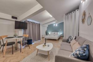 Appartement rénové proche Arc Triomphe - 2P