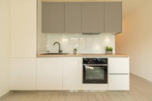 Stylish apartment Olga near beach and Old Town