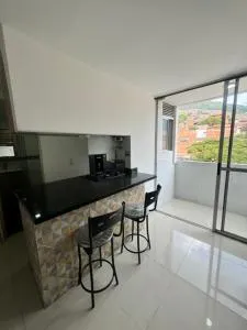 Amplio ApartaStudio en Boston - Limoncito