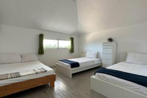 La Fenice Beachfront 3 Bedroom With Parking