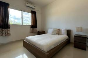 La Fenice Beachfront 3 Bedroom With Parking