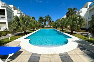 La Fenice Beachfront 3 Bedroom With Parking