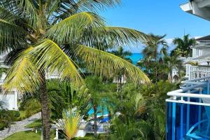 La Fenice Beachfront 3 Bedroom With Parking