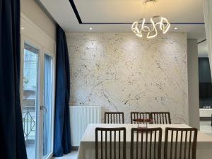 Warm and modern brand new apartment