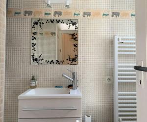 Maisonnette bretonne 100m de la mer avec jardin à TREGASTEL - Réf 18