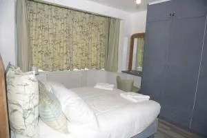 brook house - Enfield Lock