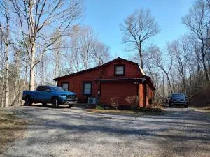 Perfectly Imperfect Cabin - Turtletown