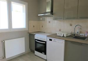 Maison rénovée avec jardin clos et WIFI à PERROS-GUIREC - Réf 335