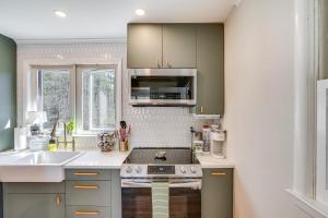 Saugerties Farmhouse Sauna and Countryside Views