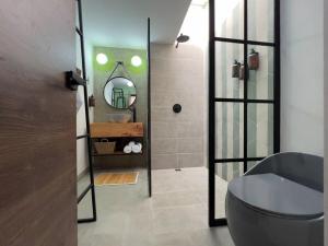 Apto BBC With Jacuzzi In Heart Of Provenza