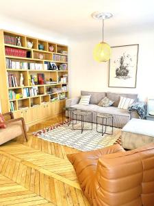 Paris Le Marais & Central Large Big Spacious Charming Parisian flat