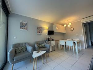 CANNES Appartement Duplex Piscine VUE Mer WIFI PARKING CLIM