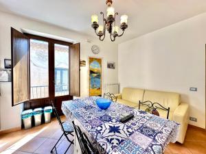 Casa Marzia by Housilia