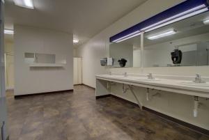 Nature Escape with Studio- Style Rooms Lake View