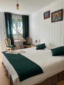 Hotels Hotel La Fiancee du Pirate : photos des chambres
