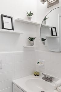 Charming cozy studio @ Lake Ridge